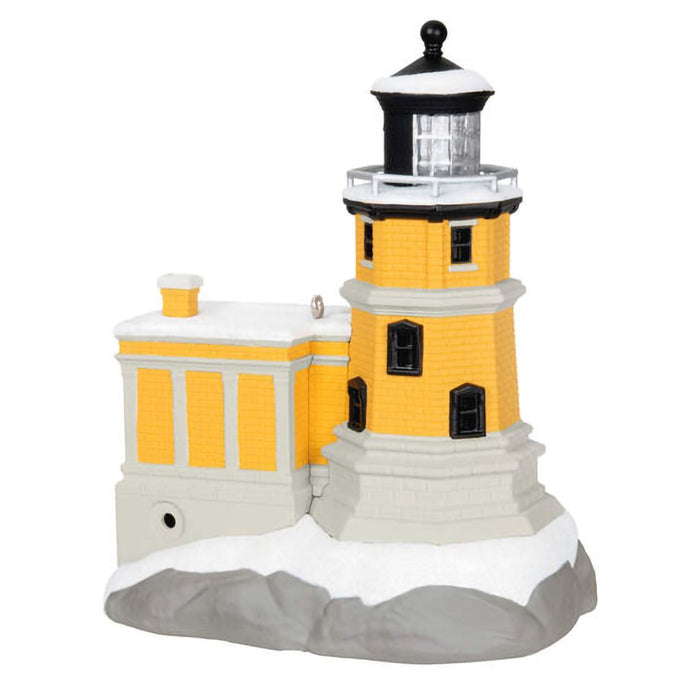 Hallmark : 2024 Keepsake Ornament Holiday Lighthouse With Light (151) - Hallmark : 2024 Keepsake Ornament Holiday Lighthouse With Light (151)