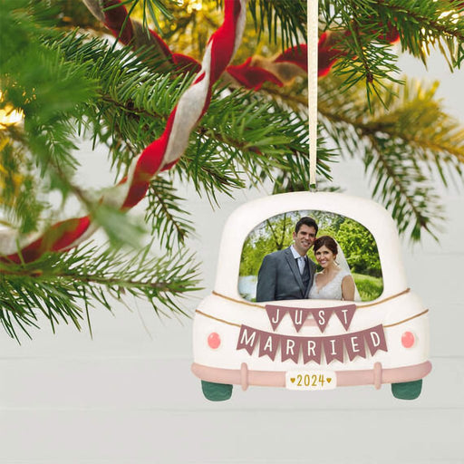 Hallmark : 2024 Keepsake Ornament Just Married Porcelain Photo Frame (170) - Hallmark : 2024 Keepsake Ornament Just Married Porcelain Photo Frame (170)