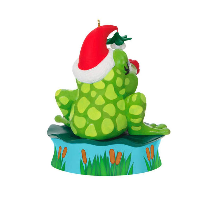 Hallmark : 2024 Keepsake Ornament Mistle-Toad With Sound (200) - Hallmark : 2024 Keepsake Ornament Mistle-Toad With Sound (200)