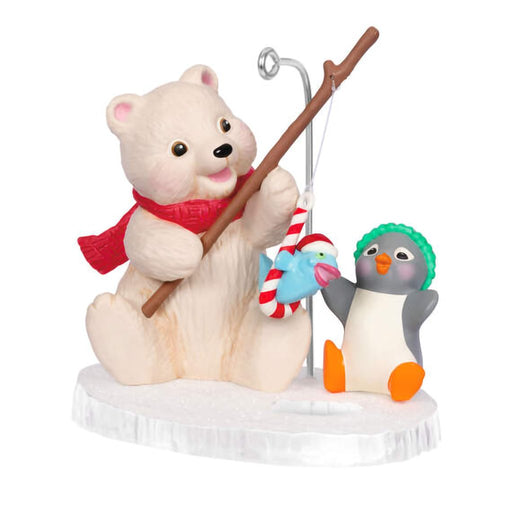 Hallmark : 2024 Keepsake Ornament Snowball and Tuxedo Fishing Friends (109) - Hallmark : 2024 Keepsake Ornament Snowball and Tuxedo Fishing Friends (109)