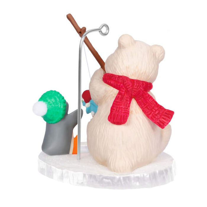 Hallmark : 2024 Keepsake Ornament Snowball and Tuxedo Fishing Friends (109) - Hallmark : 2024 Keepsake Ornament Snowball and Tuxedo Fishing Friends (109)