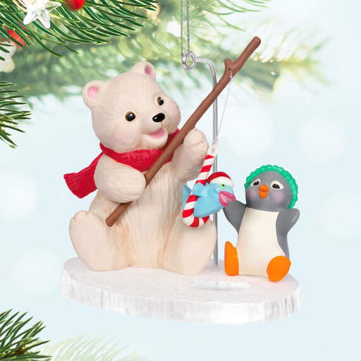 Hallmark : 2024 Keepsake Ornament Snowball and Tuxedo Fishing Friends (109) - Hallmark : 2024 Keepsake Ornament Snowball and Tuxedo Fishing Friends (109)