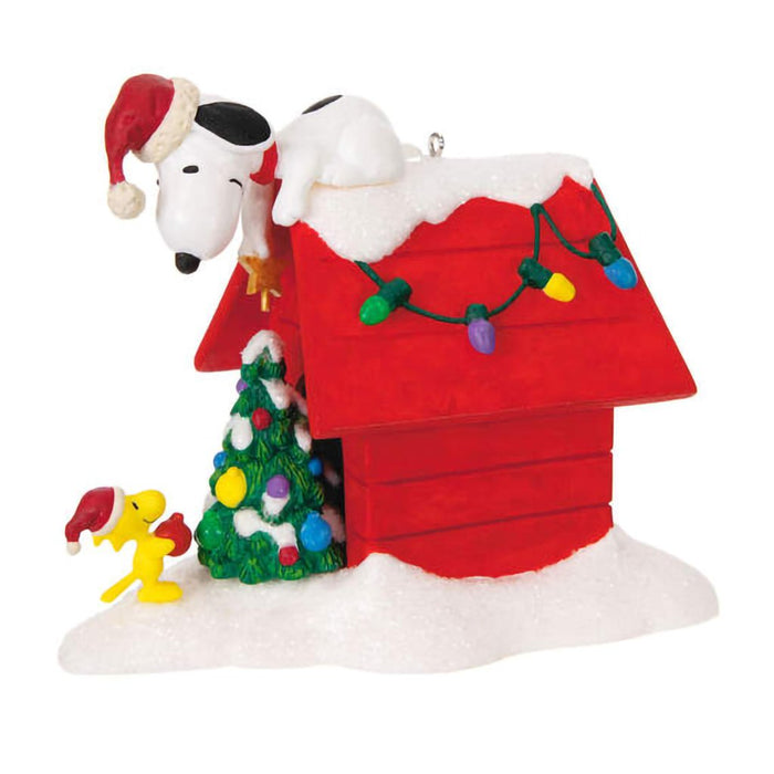 Hallmark : 2024 Keepsake Ornament The Peanuts® Gang Deck the Doghouse Musical With Light (91) - Hallmark : 2024 Keepsake Ornament The Peanuts® Gang Deck the Doghouse Musical With Light (91)