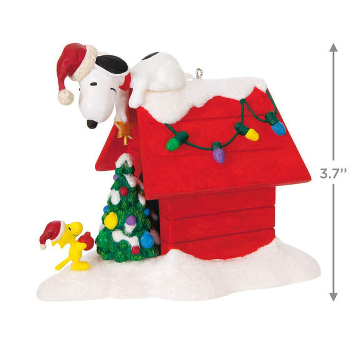 Hallmark : 2024 Keepsake Ornament The Peanuts® Gang Deck the Doghouse Musical With Light (91) - Hallmark : 2024 Keepsake Ornament The Peanuts® Gang Deck the Doghouse Musical With Light (91)