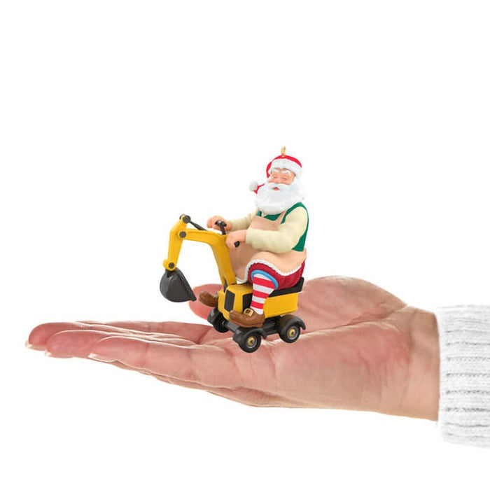 Hallmark : 2024 Keepsake Ornament Toymaker Santa (353) - Hallmark : 2024 Keepsake Ornament Toymaker Santa (353)