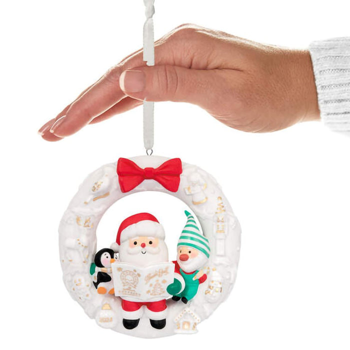 Hallmark : 2024 Keepsake Ornament Wreath of Memories Porcelain (390) - Hallmark : 2024 Keepsake Ornament Wreath of Memories Porcelain (390)