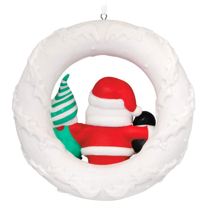 Hallmark : 2024 Keepsake Ornament Wreath of Memories Porcelain (390) - Hallmark : 2024 Keepsake Ornament Wreath of Memories Porcelain (390)