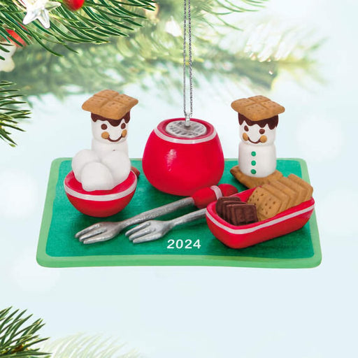 Hallmark : 2024 Keepsake Season's Treatings Ornament (284) - Hallmark : 2024 Keepsake Season's Treatings Ornament (284)