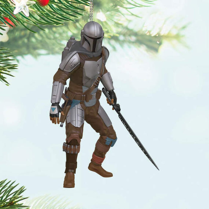 Hallmark : 2024 Keepsake Star Wars: The Mandalorian™ Wielding the Darksaber™ Ornament (381) - Hallmark : 2024 Keepsake Star Wars: The Mandalorian™ Wielding the Darksaber™ Ornament (381)