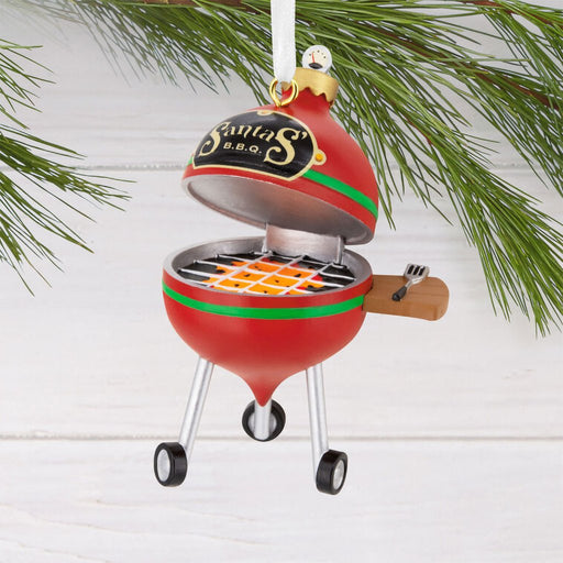 Hallmark : Santa's BBQ Grill Hallmark Ornament - Hallmark : Santa's BBQ Grill Hallmark Ornament