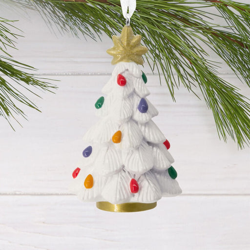 Hallmark : Vintage Pottery Christmas Tree Hallmark Ornament - Hallmark : Vintage Pottery Christmas Tree Hallmark Ornament