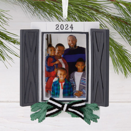 Hallmark : Window Display 2024 Photo Frame Hallmark Ornament - Hallmark : Window Display 2024 Photo Frame Hallmark Ornament