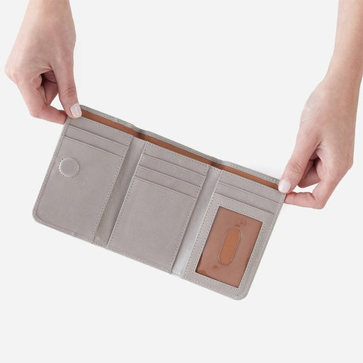 HOBO : Jill Trifold Wallet in Polished Leather - Light Grey - HOBO : Jill Trifold Wallet in Polished Leather - Light Grey