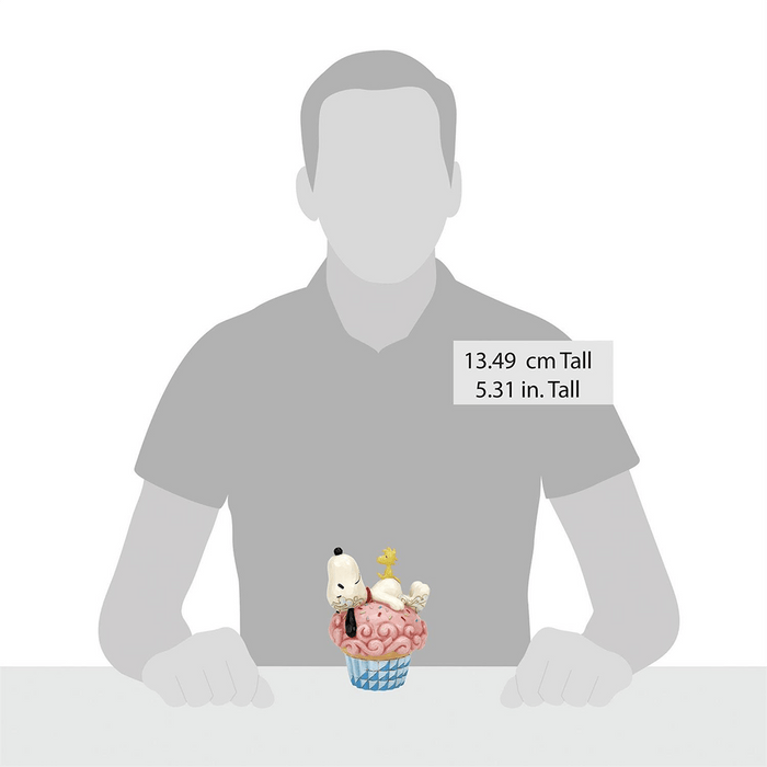 Jim Shore : Snoopy Laying on Cupcake - Jim Shore : Snoopy Laying on Cupcake