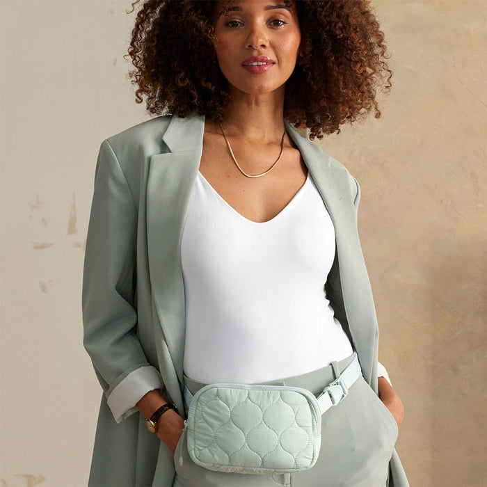 Vera Bradley : Featherweight Small Belt Bag in Calm Mint - Vera Bradley : Featherweight Small Belt Bag in Calm Mint