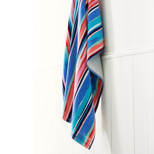 Vera Bradley : Dorm Towel in Paradise Stripe - Vera Bradley : Dorm Towel in Paradise Stripe