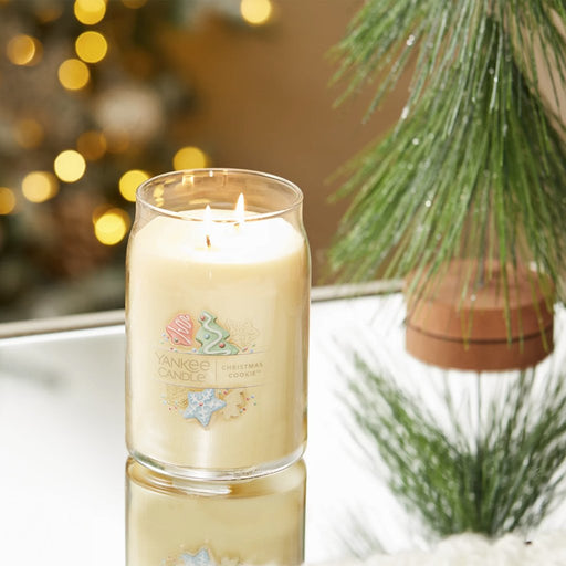 Yankee Candle : Signature Large Jar Candle in Christmas Cookie™ - Yankee Candle : Signature Large Jar Candle in Christmas Cookie™