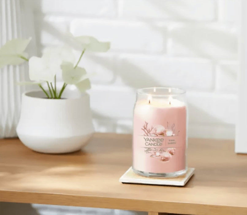 Yankee Candle : Signature Large Jar Candle in Pink Sands™ -