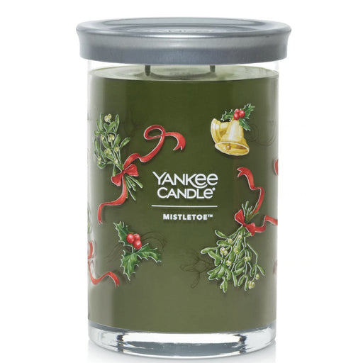 Yankee Candle : Signature Large Tumbler Candle in Mistletoe™ - Yankee Candle : Signature Large Tumbler Candle in Mistletoe™